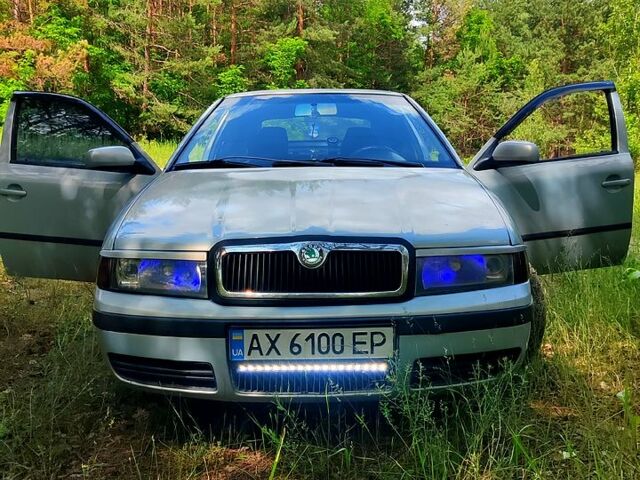 Сірий Шкода Октавія, об'ємом двигуна 1.8 л та пробігом 300 тис. км за 4300 $, фото 1 на Automoto.ua