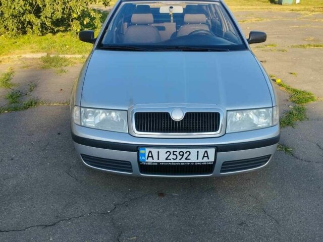 Серый Шкода Октавия, объемом двигателя 1.6 л и пробегом 315 тыс. км за 3500 $, фото 1 на Automoto.ua