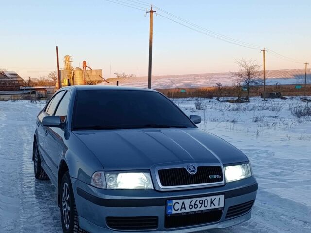 Серый Шкода Октавия, объемом двигателя 1.6 л и пробегом 214 тыс. км за 6000 $, фото 1 на Automoto.ua