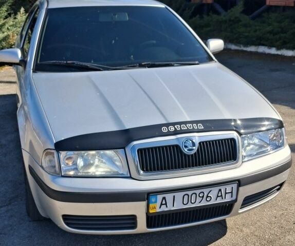 Сірий Шкода Октавія, об'ємом двигуна 1.6 л та пробігом 300 тис. км за 4700 $, фото 1 на Automoto.ua