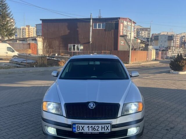 Серый Шкода Октавия, объемом двигателя 2 л и пробегом 387 тыс. км за 4900 $, фото 1 на Automoto.ua