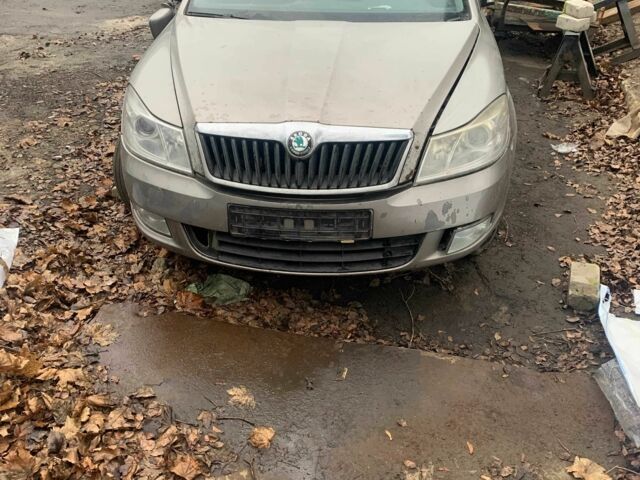 Серый Шкода Октавия, объемом двигателя 1.6 л и пробегом 120 тыс. км за 2500 $, фото 1 на Automoto.ua