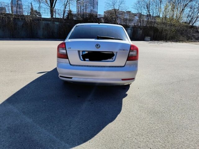 Серый Шкода Октавия, объемом двигателя 0 л и пробегом 205 тыс. км за 7700 $, фото 1 на Automoto.ua