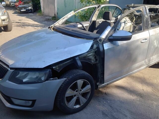 Серый Шкода Октавия, объемом двигателя 1.6 л и пробегом 222 тыс. км за 2002 $, фото 1 на Automoto.ua