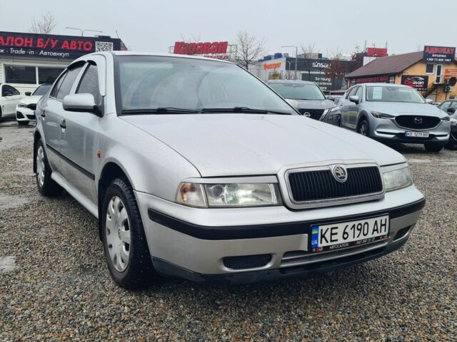 Серый Шкода Октавия, объемом двигателя 1.6 л и пробегом 220 тыс. км за 3500 $, фото 1 на Automoto.ua