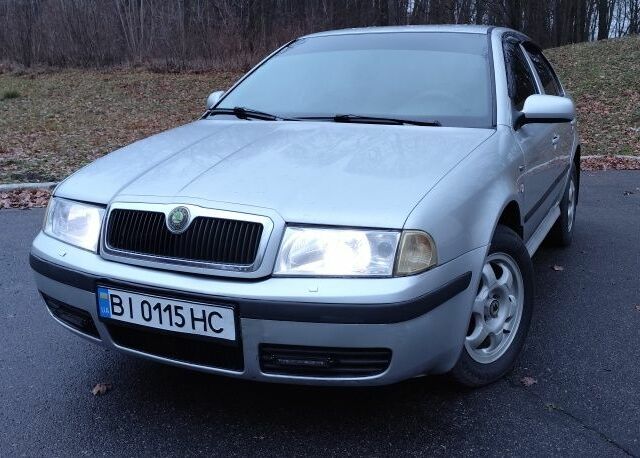 Серый Шкода Октавия, объемом двигателя 1.6 л и пробегом 265 тыс. км за 3750 $, фото 1 на Automoto.ua