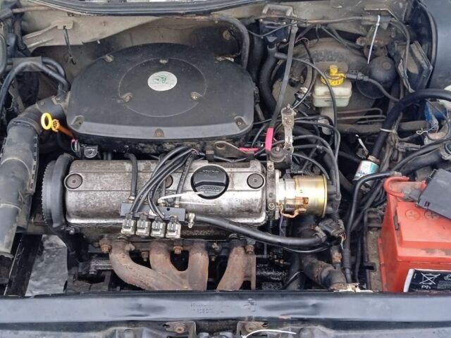 Серый Шкода Октавия, объемом двигателя 1.6 л и пробегом 30 тыс. км за 3254 $, фото 1 на Automoto.ua