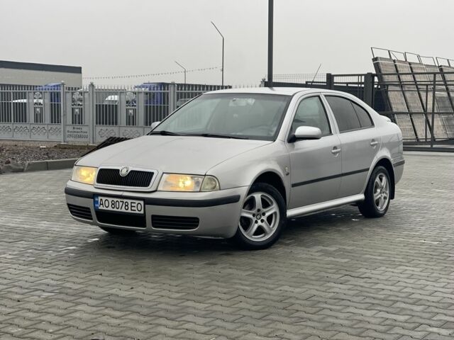 Серый Шкода Октавия, объемом двигателя 1.6 л и пробегом 267 тыс. км за 3800 $, фото 1 на Automoto.ua