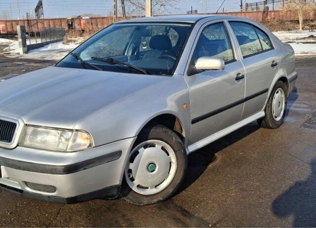 Сірий Шкода Октавія, об'ємом двигуна 1.6 л та пробігом 340 тис. км за 1500 $, фото 1 на Automoto.ua