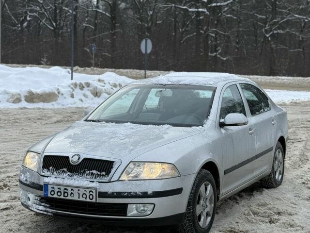 Сірий Шкода Октавія, об'ємом двигуна 0 л та пробігом 300 тис. км за 2950 $, фото 1 на Automoto.ua