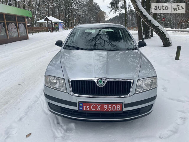 Сірий Шкода Октавія, об'ємом двигуна 1.6 л та пробігом 230 тис. км за 6400 $, фото 1 на Automoto.ua