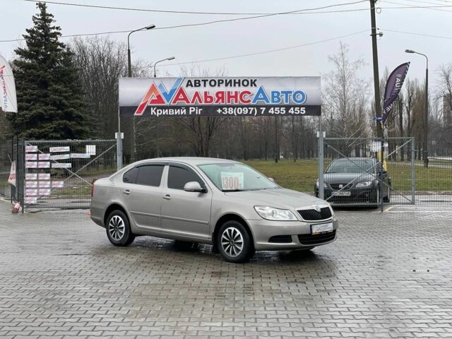 Серый Шкода Октавия, объемом двигателя 1.4 л и пробегом 230 тыс. км за 6600 $, фото 1 на Automoto.ua