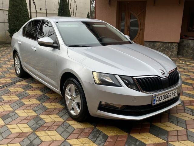 Серый Шкода Октавия, объемом двигателя 1.6 л и пробегом 226 тыс. км за 12800 $, фото 1 на Automoto.ua