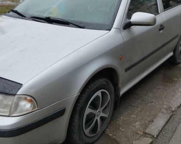 Серый Шкода Октавия, объемом двигателя 1.78 л и пробегом 205 тыс. км за 3700 $, фото 1 на Automoto.ua