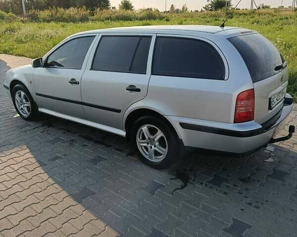 Серый Шкода Октавия, объемом двигателя 1.6 л и пробегом 270 тыс. км за 3700 $, фото 1 на Automoto.ua