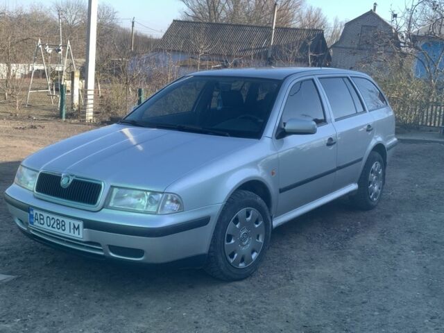 Серый Шкода Октавия, объемом двигателя 1.6 л и пробегом 264 тыс. км за 3900 $, фото 1 на Automoto.ua