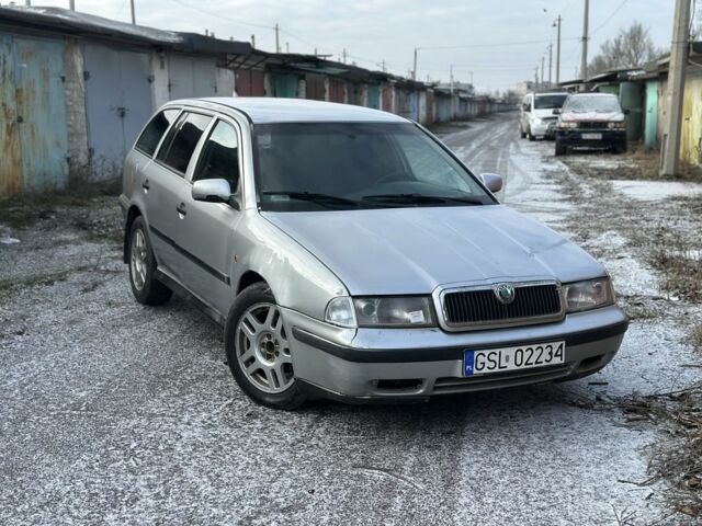 Сірий Шкода Октавія, об'ємом двигуна 1.9 л та пробігом 300 тис. км за 1500 $, фото 1 на Automoto.ua