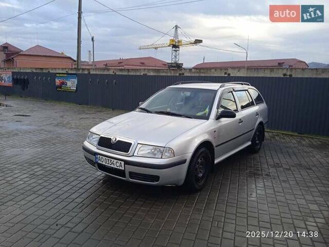 Серый Шкода Октавия, объемом двигателя 1.6 л и пробегом 322 тыс. км за 2900 $, фото 1 на Automoto.ua