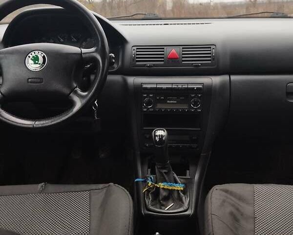 Сірий Шкода Октавія, об'ємом двигуна 1.6 л та пробігом 356 тис. км за 4500 $, фото 1 на Automoto.ua