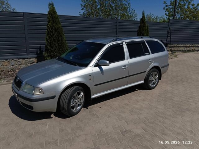 Серый Шкода Октавия, объемом двигателя 1.6 л и пробегом 224 тыс. км за 4999 $, фото 1 на Automoto.ua