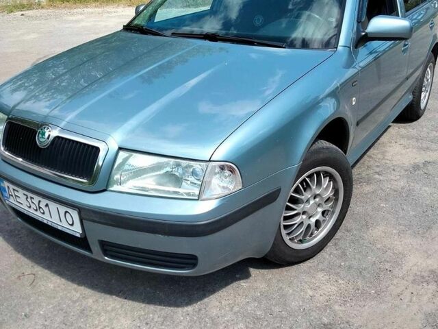 Серый Шкода Октавия, объемом двигателя 1.6 л и пробегом 262 тыс. км за 4300 $, фото 1 на Automoto.ua