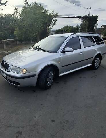 Серый Шкода Октавия, объемом двигателя 1.8 л и пробегом 260 тыс. км за 4500 $, фото 1 на Automoto.ua