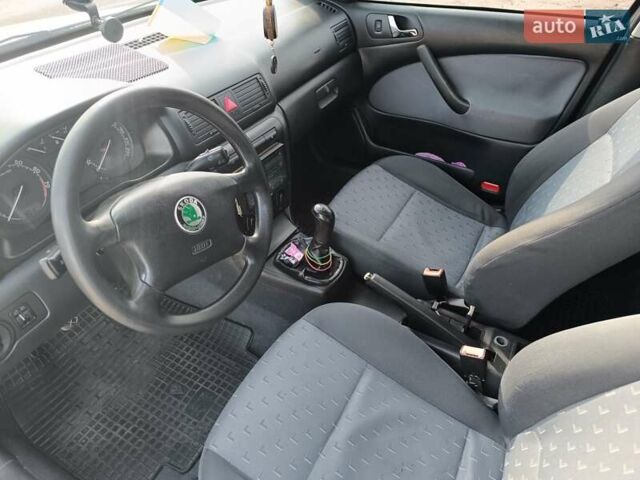 Серый Шкода Октавия, объемом двигателя 1.98 л и пробегом 210 тыс. км за 3900 $, фото 1 на Automoto.ua