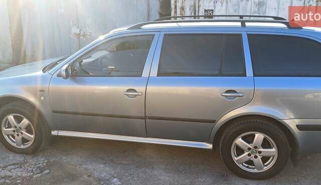 Сірий Шкода Октавія, об'ємом двигуна 1.8 л та пробігом 200 тис. км за 4500 $, фото 1 на Automoto.ua