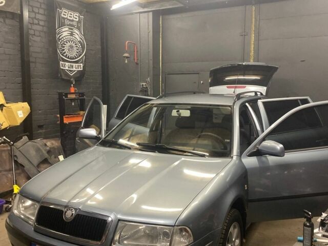 Серый Шкода Октавия, объемом двигателя 1.6 л и пробегом 343 тыс. км за 3700 $, фото 1 на Automoto.ua