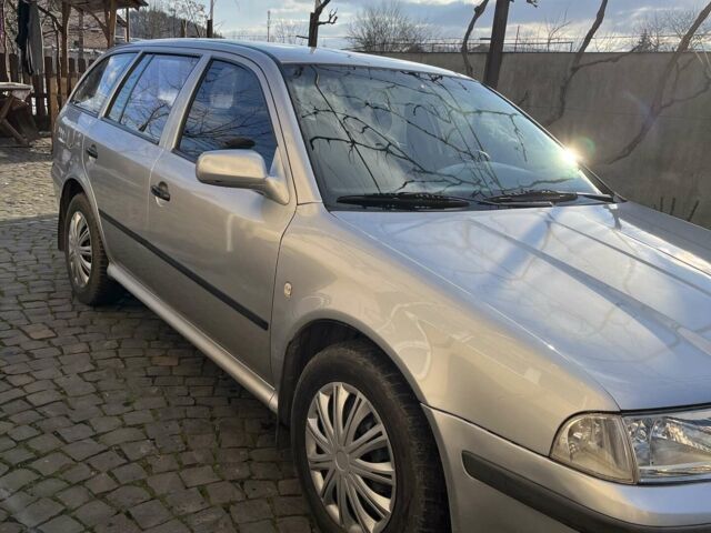 Серый Шкода Октавия, объемом двигателя 1.6 л и пробегом 311 тыс. км за 3800 $, фото 1 на Automoto.ua