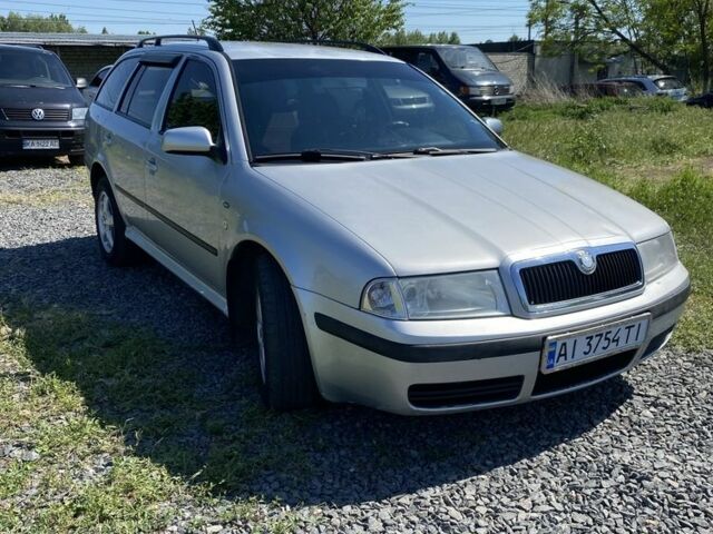 Серый Шкода Октавия, объемом двигателя 1.6 л и пробегом 300 тыс. км за 3550 $, фото 1 на Automoto.ua