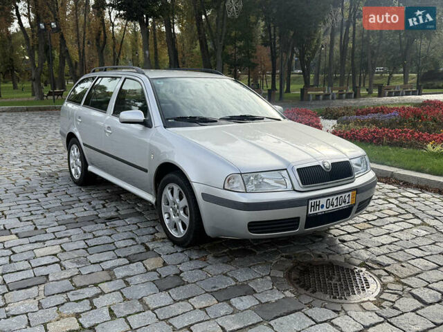 Серый Шкода Октавия, объемом двигателя 1.6 л и пробегом 230 тыс. км за 4700 $, фото 1 на Automoto.ua