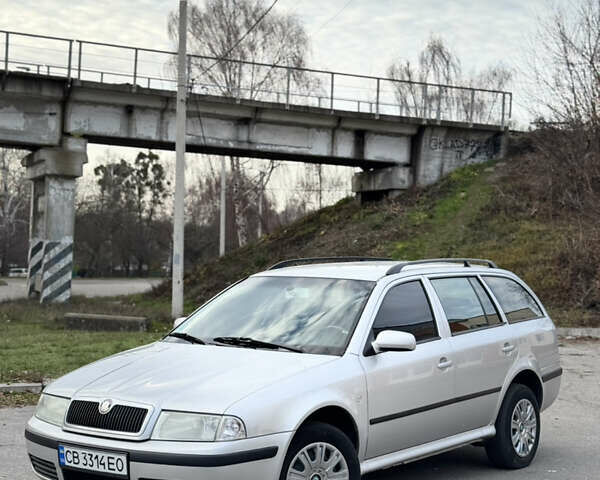 Серый Шкода Октавия, объемом двигателя 2 л и пробегом 300 тыс. км за 3999 $, фото 1 на Automoto.ua