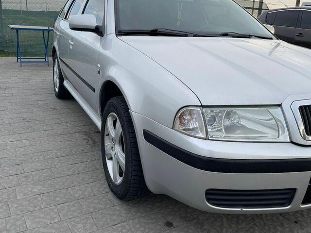 Серый Шкода Октавия, объемом двигателя 1.6 л и пробегом 267 тыс. км за 4300 $, фото 1 на Automoto.ua