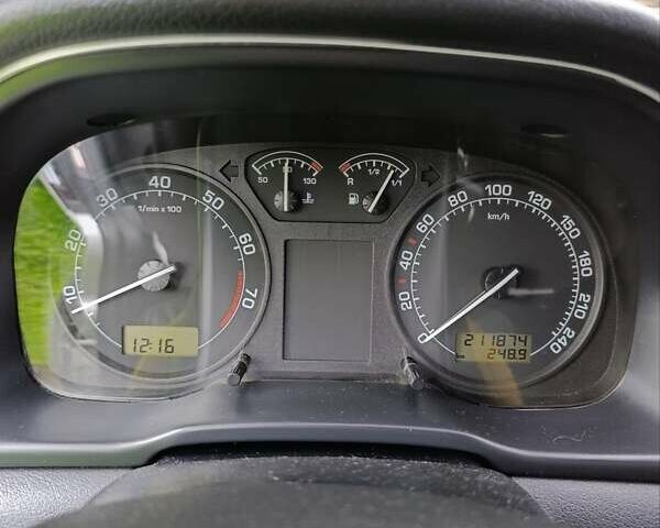 Шкода Октавія 2003 у Кельменцах на Automoto.ua Сірий Шкода Октавія, об'ємом двигуна 1.6 л та пробігом 211 тис. км за 4000 $, фото 1 на Automoto.ua