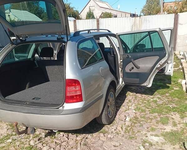 Шкода Октавия 2003 в Макарове на Automoto.ua Серый Шкода Октавия, объемом двигателя 1.6 л и пробегом 253 тыс. км за 4900 $, фото 1 на Automoto.ua