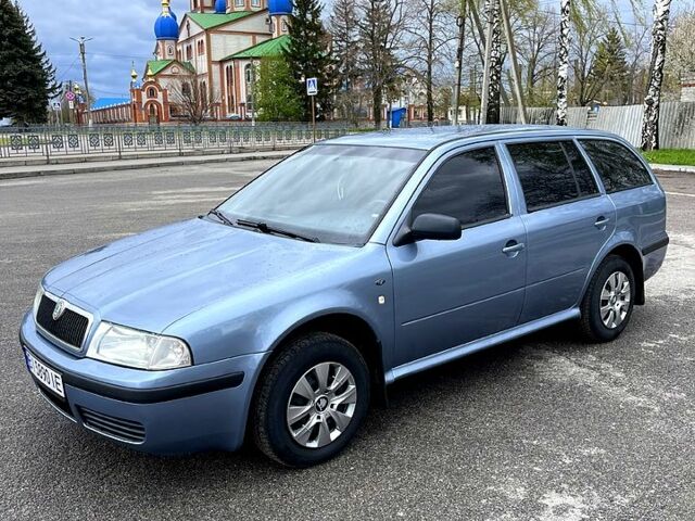 Серый Шкода Октавия, объемом двигателя 1.6 л и пробегом 238 тыс. км за 4150 $, фото 1 на Automoto.ua
