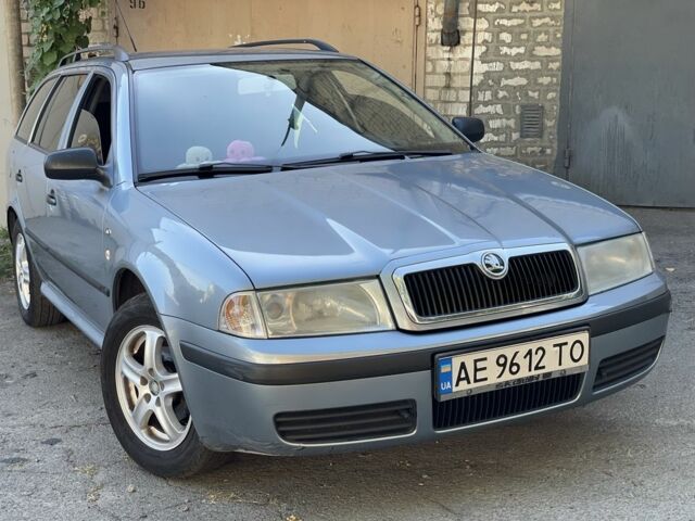 Серый Шкода Октавия, объемом двигателя 1.6 л и пробегом 305 тыс. км за 4299 $, фото 1 на Automoto.ua