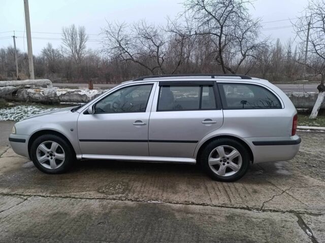 Серый Шкода Октавия, объемом двигателя 1.6 л и пробегом 300 тыс. км за 4300 $, фото 1 на Automoto.ua