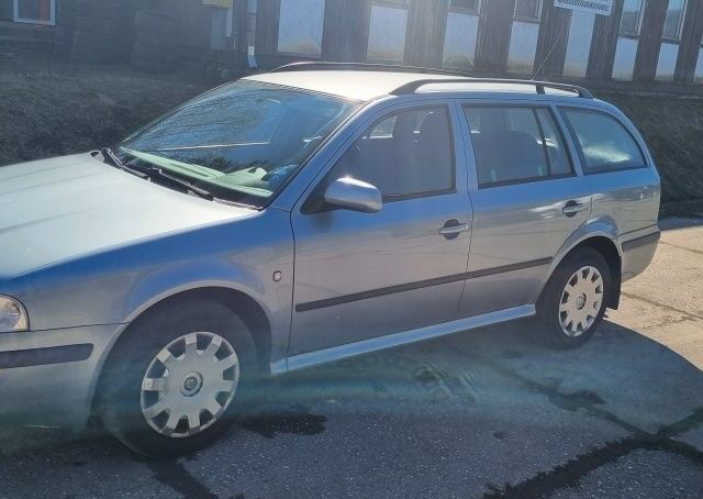 Серый Шкода Октавия, объемом двигателя 1.6 л и пробегом 296 тыс. км за 3700 $, фото 1 на Automoto.ua