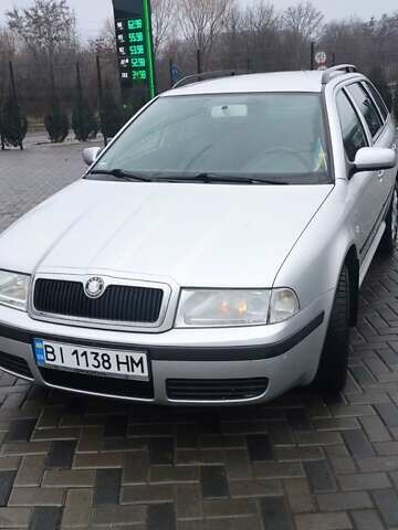 Серый Шкода Октавия, объемом двигателя 1.6 л и пробегом 220 тыс. км за 4350 $, фото 1 на Automoto.ua