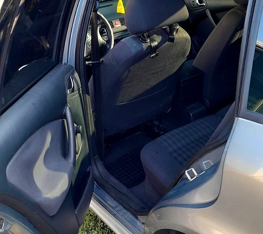 Серый Шкода Октавия, объемом двигателя 1.6 л и пробегом 210 тыс. км за 4700 $, фото 1 на Automoto.ua