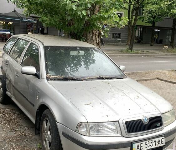 Серый Шкода Октавия, объемом двигателя 0 л и пробегом 289 тыс. км за 1600 $, фото 1 на Automoto.ua