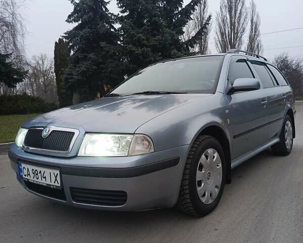 Серый Шкода Октавия, объемом двигателя 1.6 л и пробегом 273 тыс. км за 4900 $, фото 1 на Automoto.ua