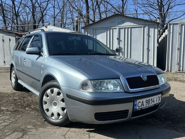 Серый Шкода Октавия, объемом двигателя 1.6 л и пробегом 258 тыс. км за 5200 $, фото 1 на Automoto.ua