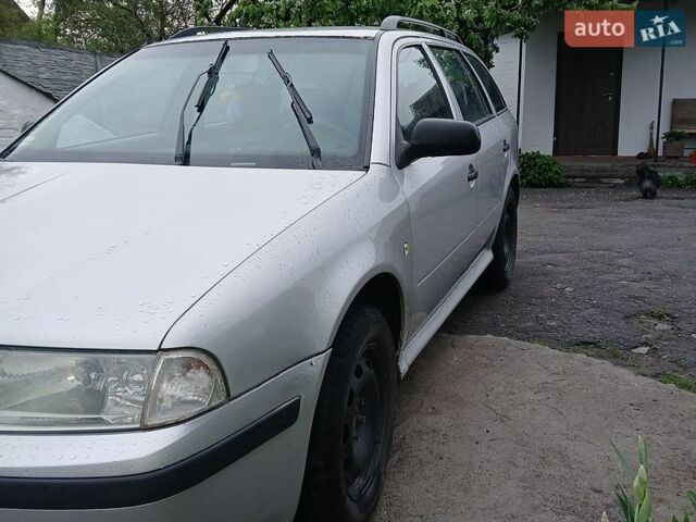 Серый Шкода Октавия, объемом двигателя 1.9 л и пробегом 302 тыс. км за 2400 $, фото 1 на Automoto.ua