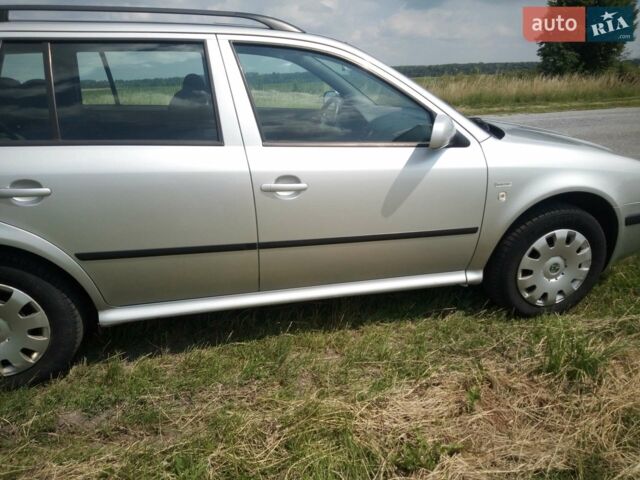 Сірий Шкода Октавія, об'ємом двигуна 1.6 л та пробігом 200 тис. км за 5100 $, фото 1 на Automoto.ua