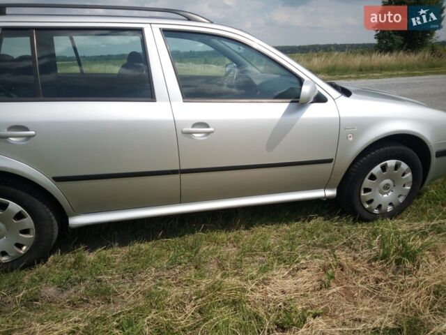 Сірий Шкода Октавія, об'ємом двигуна 1.6 л та пробігом 200 тис. км за 5100 $, фото 1 на Automoto.ua