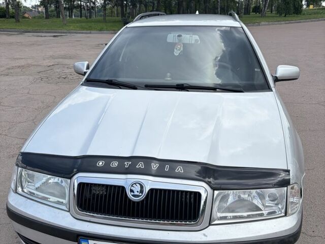 Сірий Шкода Октавія, об'ємом двигуна 2 л та пробігом 321 тис. км за 4500 $, фото 1 на Automoto.ua