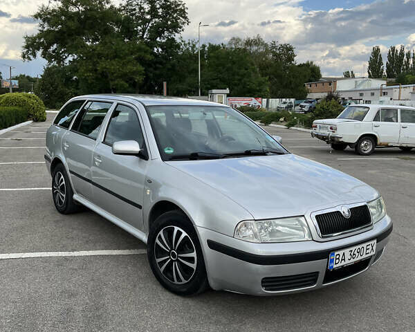 Серый Шкода Октавия, объемом двигателя 1.6 л и пробегом 282 тыс. км за 5300 $, фото 1 на Automoto.ua